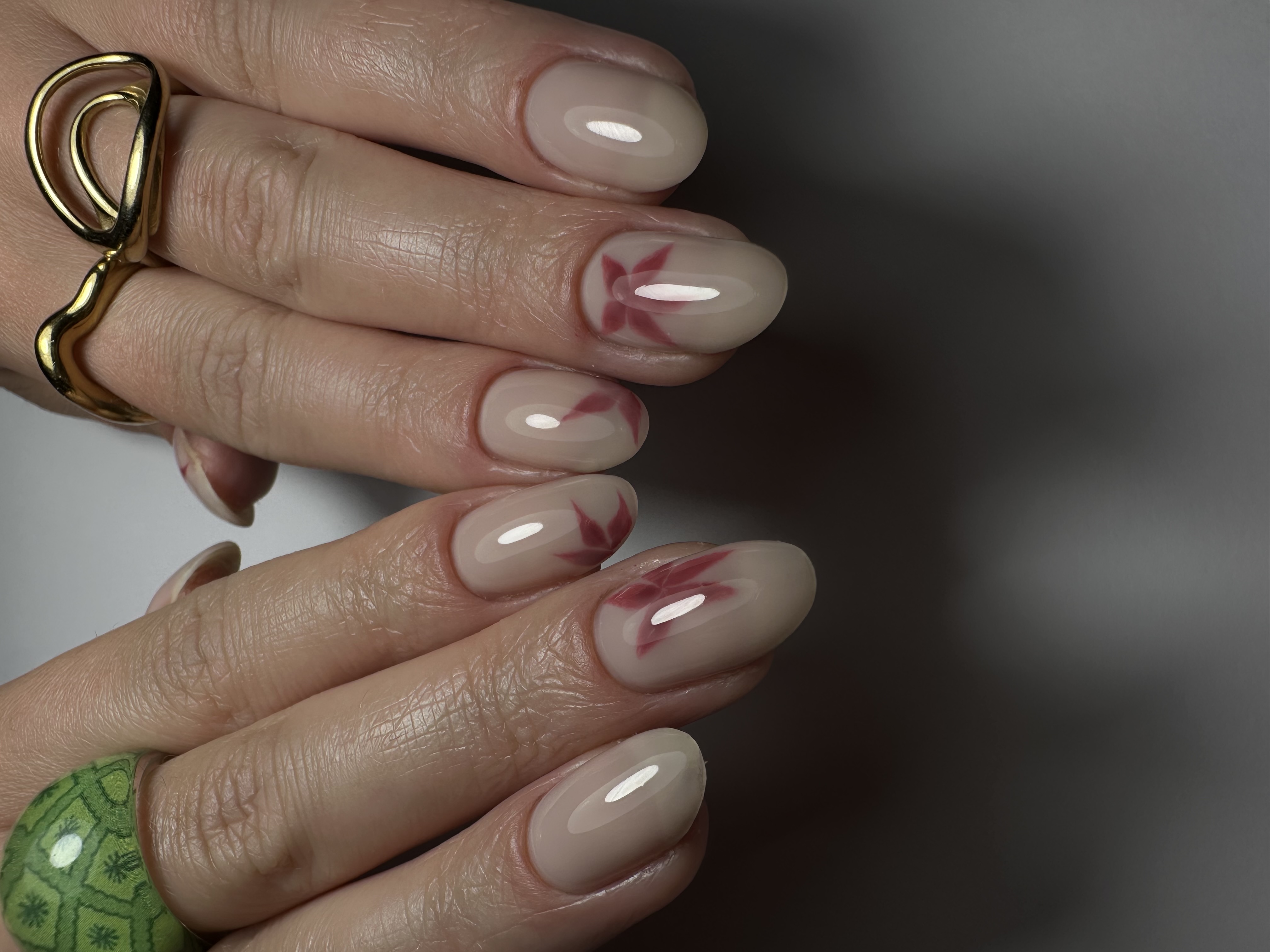 Gainage ongles naturels (gel nude + Nail art fleur)