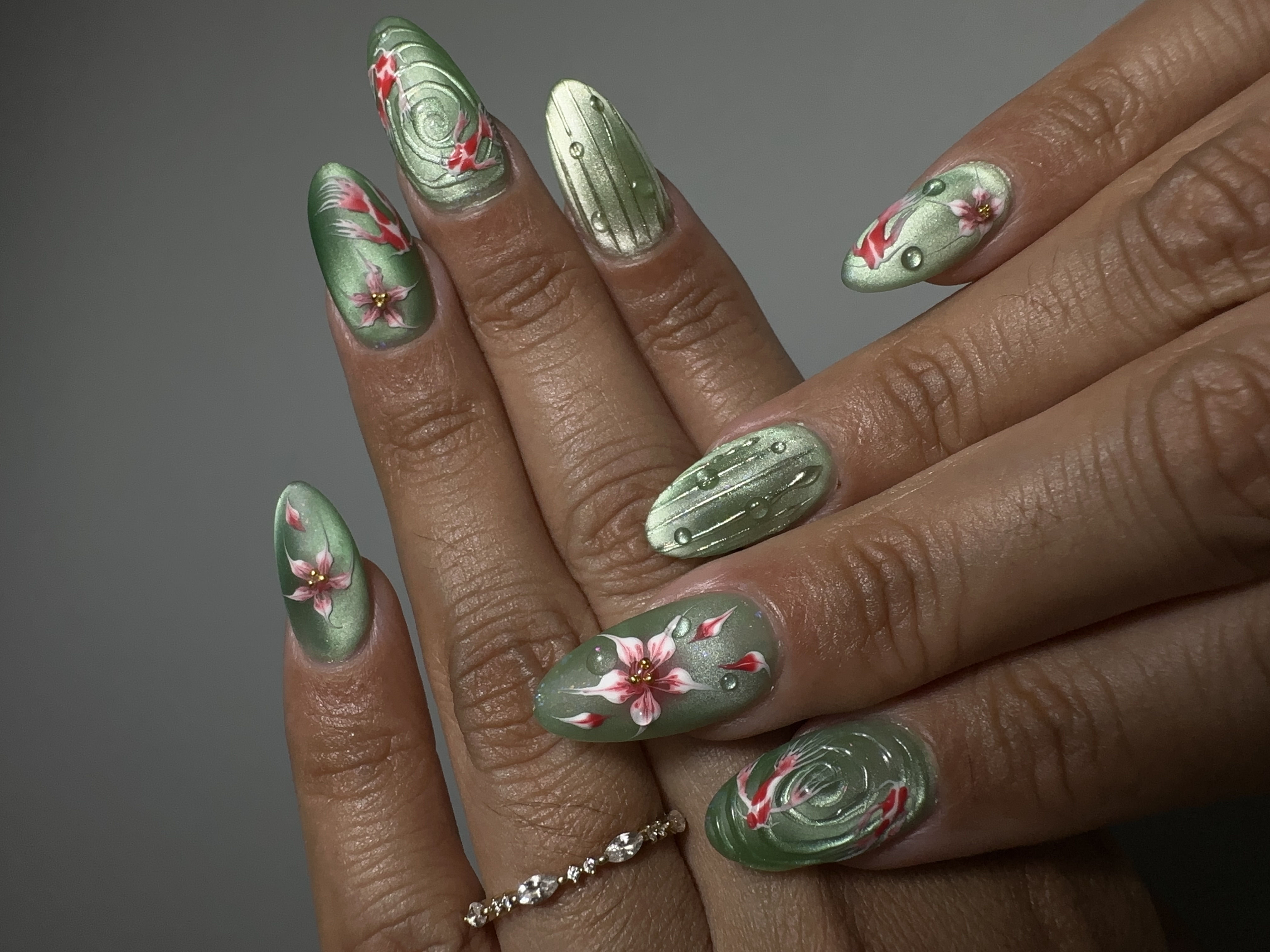 Extension gel-x Almond taille S (nail art carpe koï)