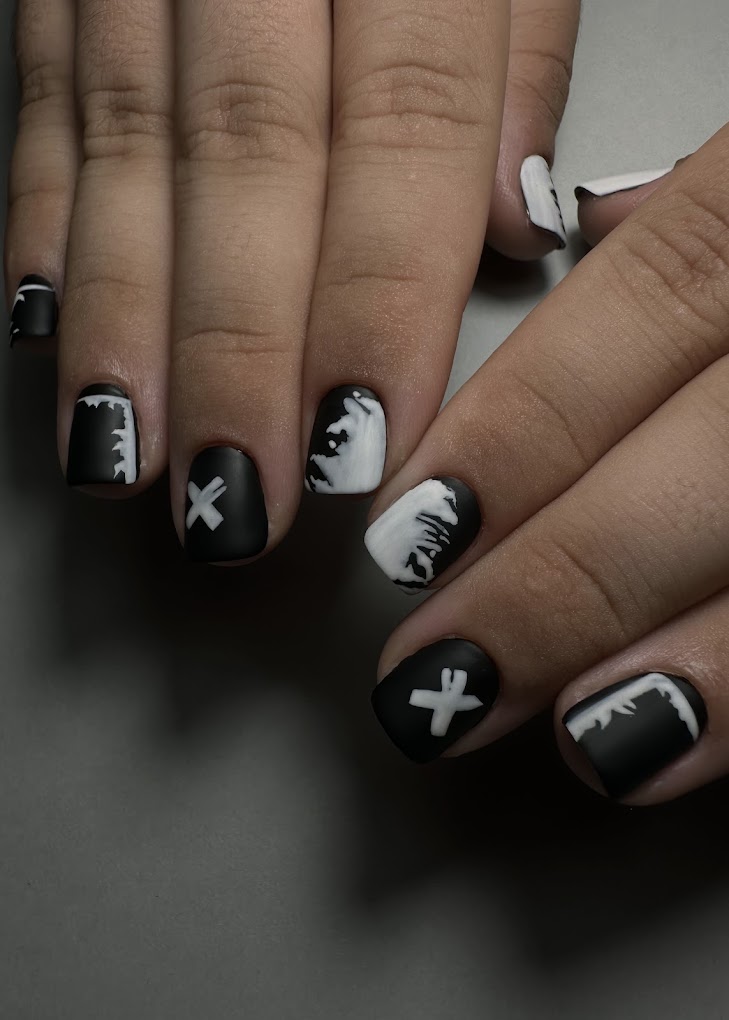 Manucure noir et blanc finition matte